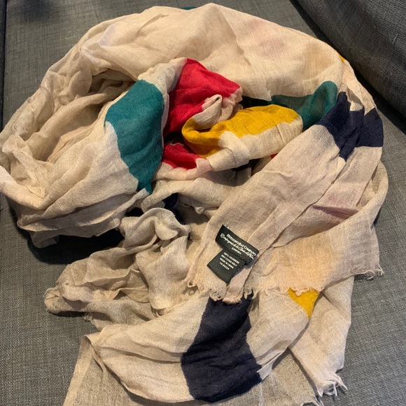 Hudson’s Bay Accessories - Hudson’s Bay 100% Cashmere Scarf